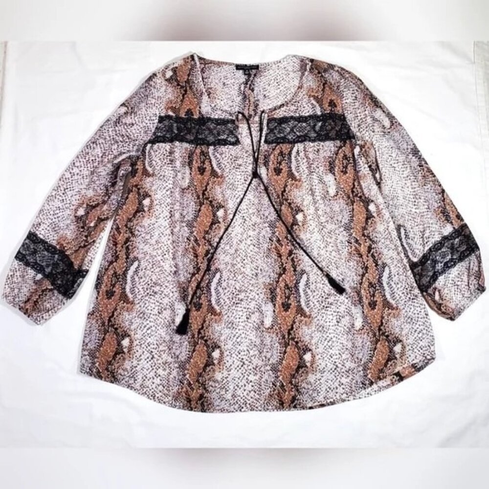 Signature Studios Woman Snakeskin Print Long Sleeve Tassle Blouse 2X NWOT